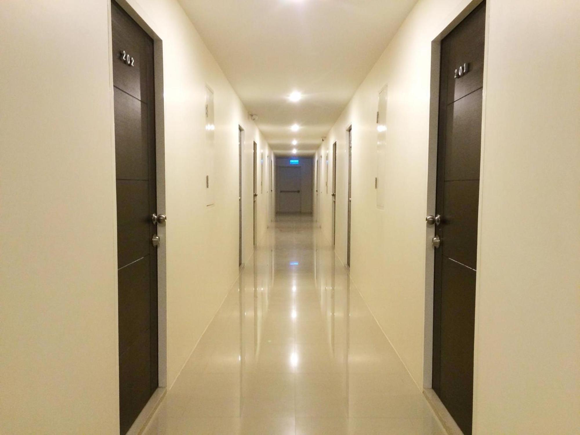 Sixty Star Love Place Hotel Bangkok Exterior photo