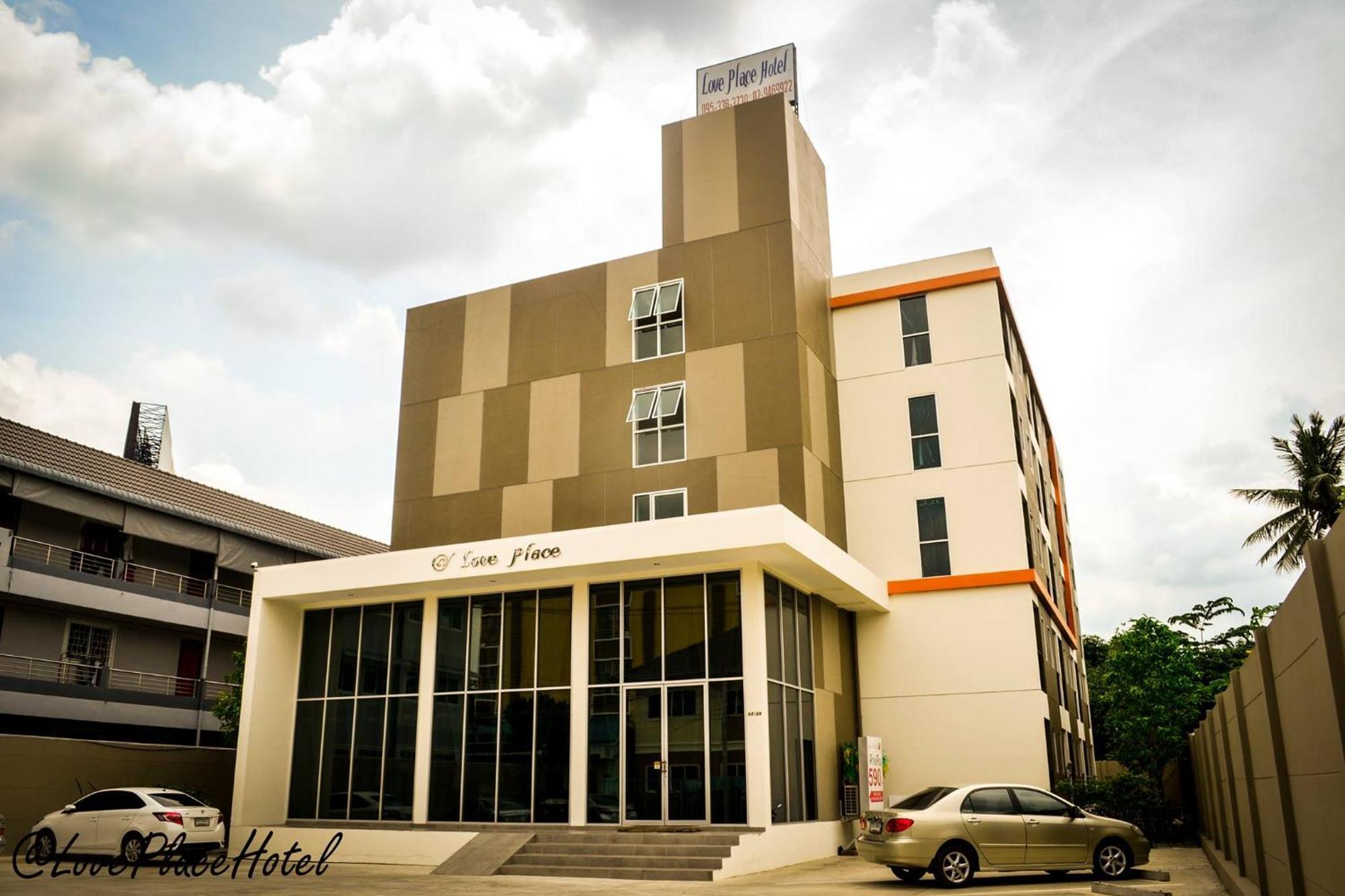 Sixty Star Love Place Hotel Bangkok Exterior photo